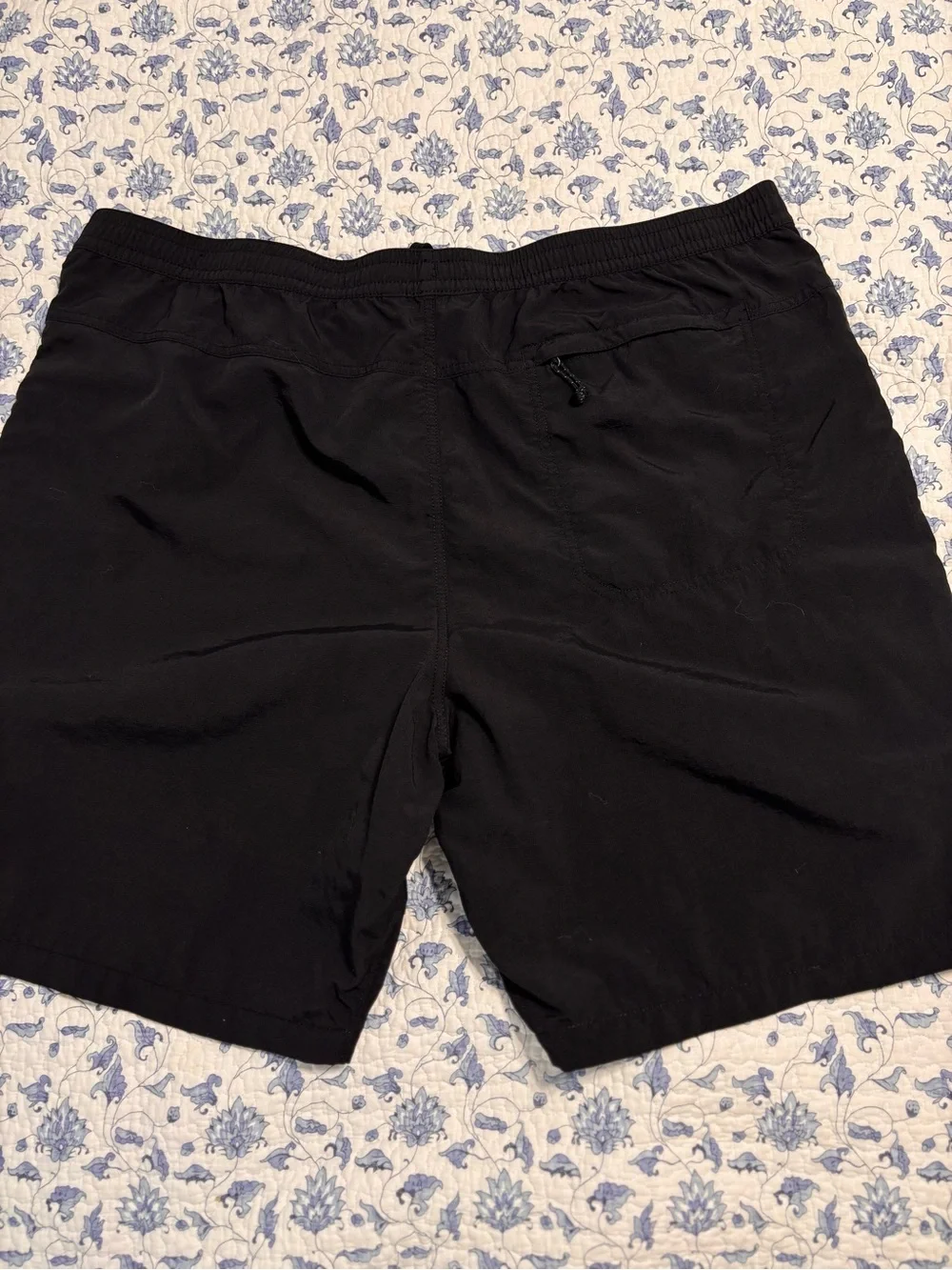 The North Face Men’s XXL Black shorts elastic waist lightweight nylon athletic